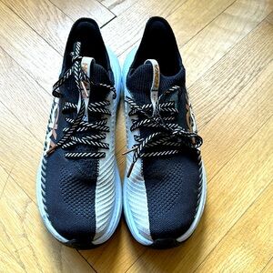 Women’s Hoka Carbon X3 size 7.5